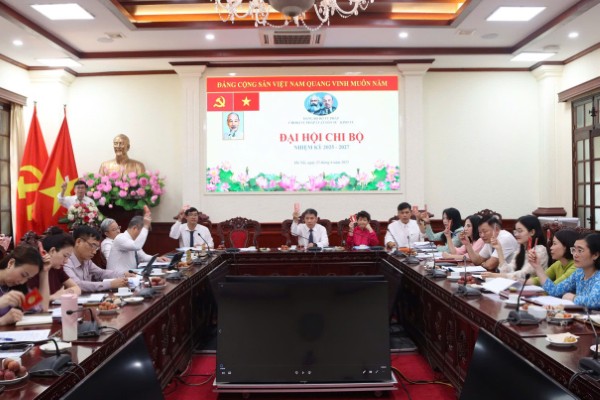 ​Chi bộ Vụ Pháp luật dân sự - kinh tế tổ chức thành công Đại hội bộ nhiệm kỳ 2025-2027